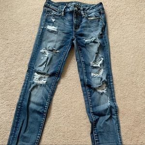 American Eagle High-waisted jeans!